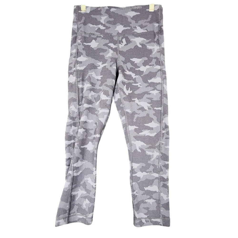 Athleta Ultimate Stash Pocket Texture Camo Capri Leggings Gray Size S